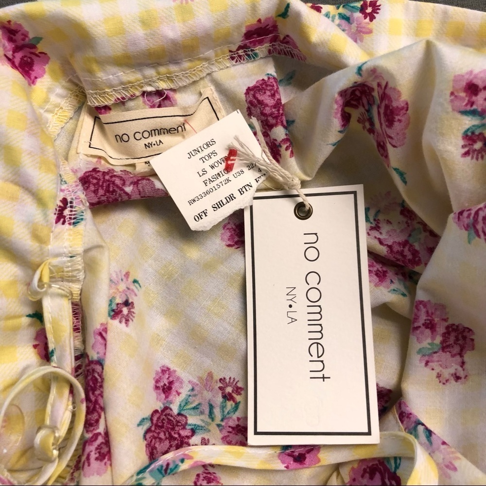 NWT No Comment Cold Shoulder Floral Top Sz M - Picture 10 of 11